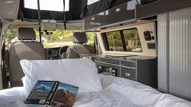 campervan-holidays-Scotland-Brodie-Bed-1